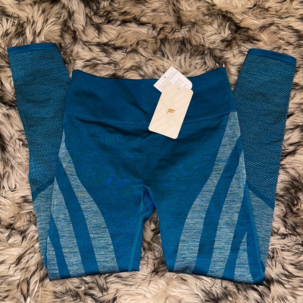 Fabletics High waisted seamless dot leggings